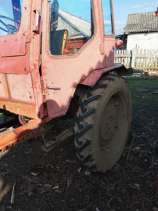 Продам трактор Т16