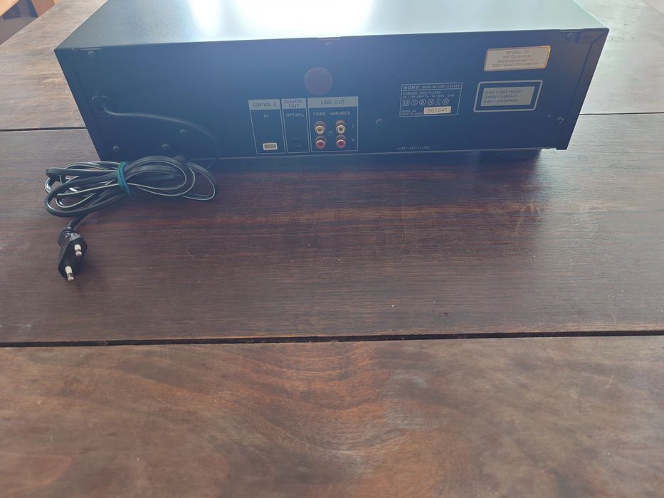 Carrossel Sony CDP-C701ES