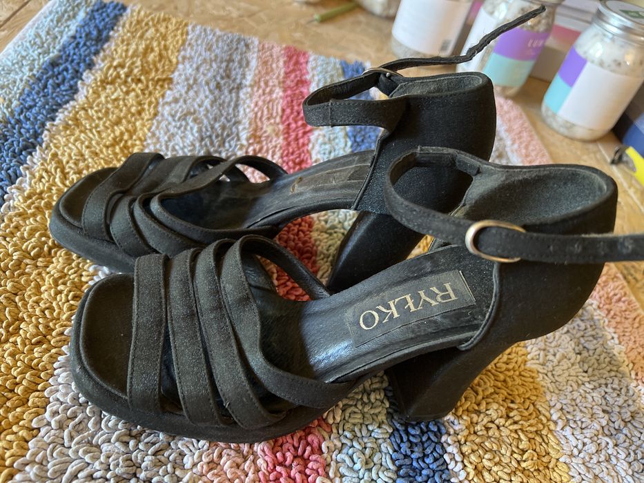 Buty sandaly na obcasie 36 Rylko czarne