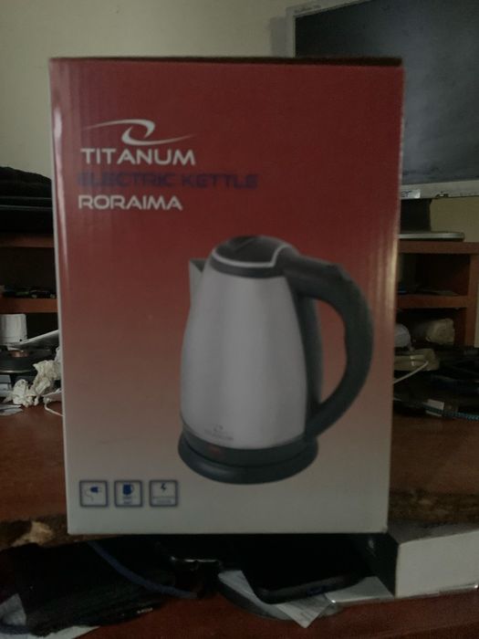 titanium  elektryczny czajnik  nowy !!!