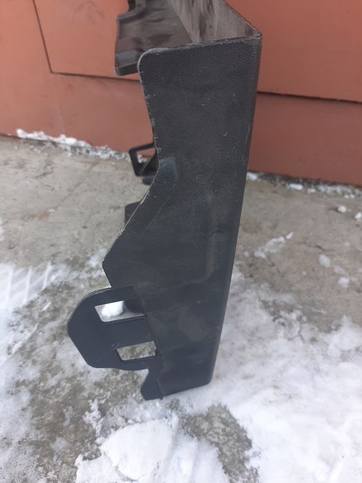 Продам крышку АКБ захист Рено Меган