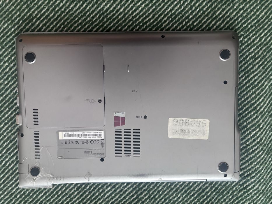 Laptop samsung na czesci / niesprawny