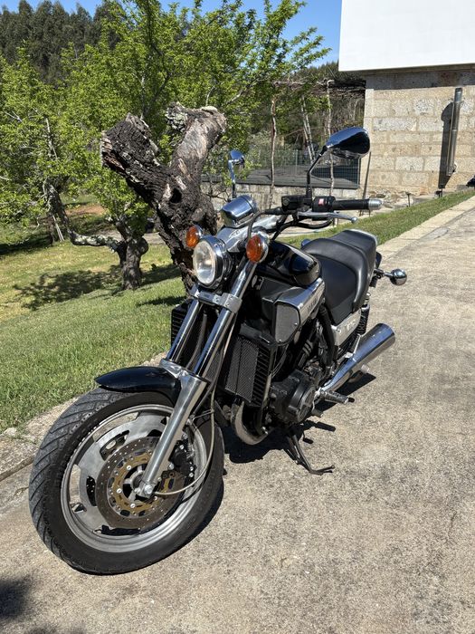 Yamaha V Max 1200