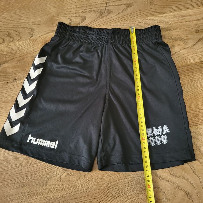 Krótkie spodenki chłopięce piłkarskie r.140/146 Hummel