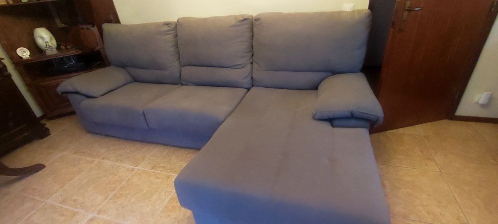 Sofá com chaise longue