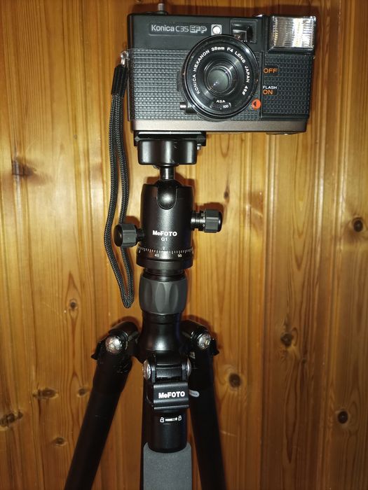 Statyw fotograficzny " MeFoto " .