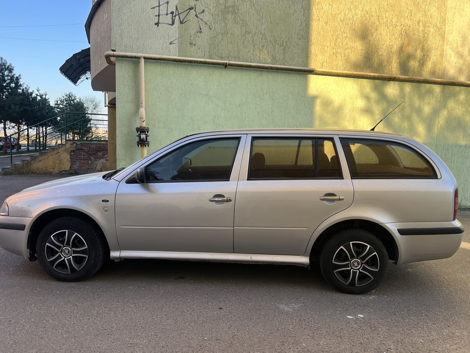 Skoda Octavia tour 2001 p 1.6 бензин