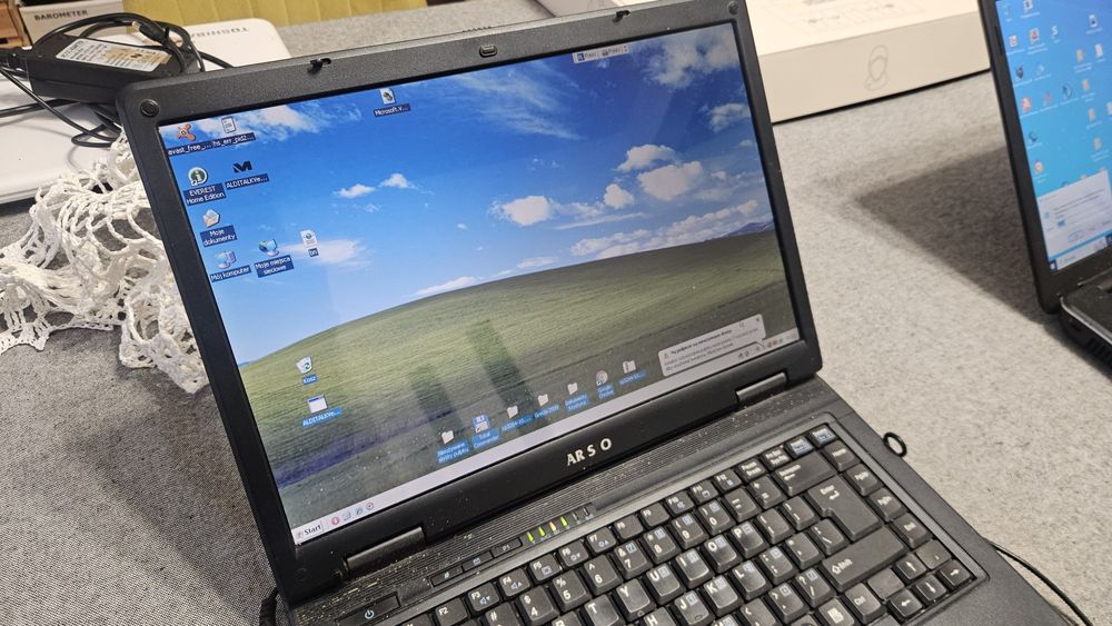 Laptop Aristo Smart 350V sprawny wraz z ładowarką
