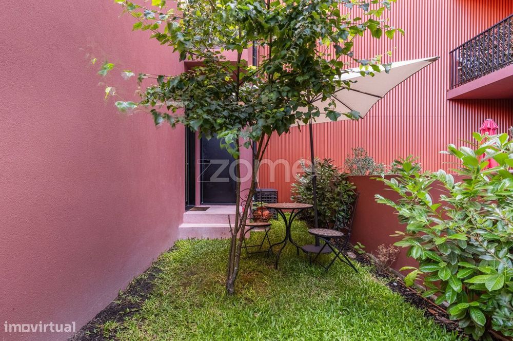T3 triplex semi-novo com garagem e arrumos - Cond. Terracotta, Porto