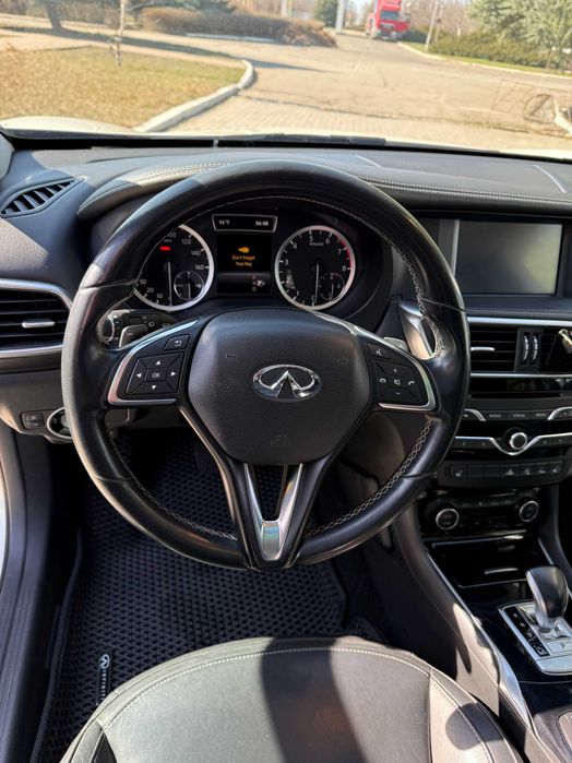Продам Infiniti QX30