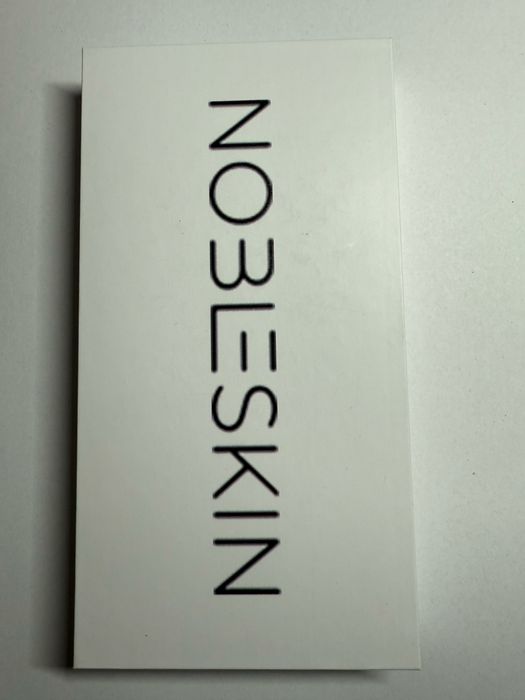 Case na iphone 13 pro z alkantary Nobleskin zielony