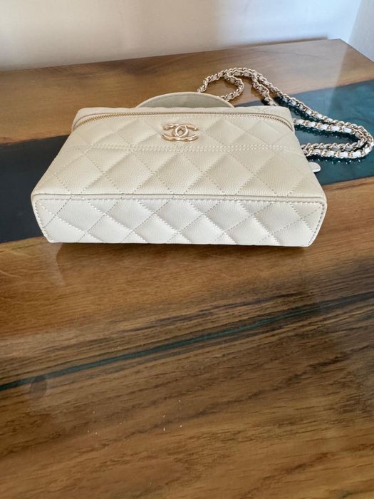 Kuferek z pikowanej skóry Chanel