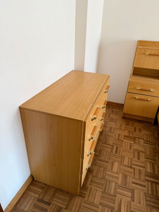 Cómoda usada mas em otimo estado de conservacao