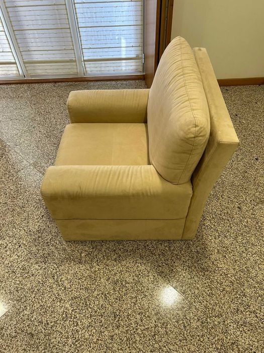 Sofá e Poltrona Bege em Veludo - Usado