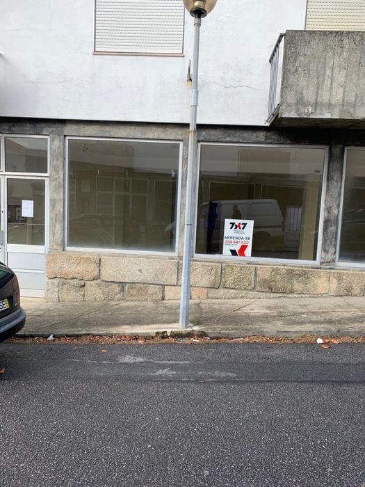 Loja para servicos Areosa