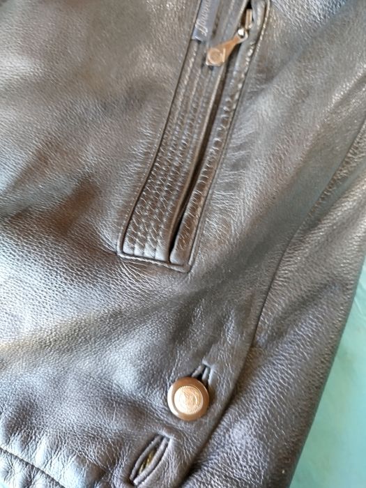 Продам кожаная куртка Romanoff