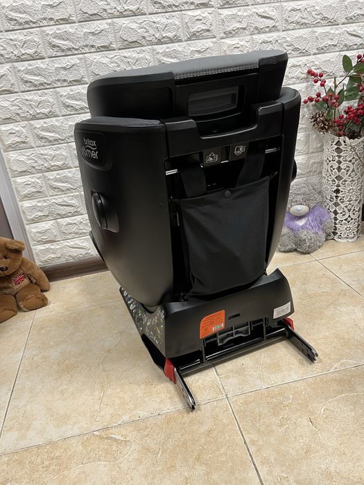 Автокрісло Britax Romer Advansafix IV R Група 1/2/3 (9-36кг)