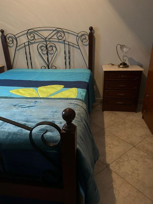 Quarto de casal com colchao