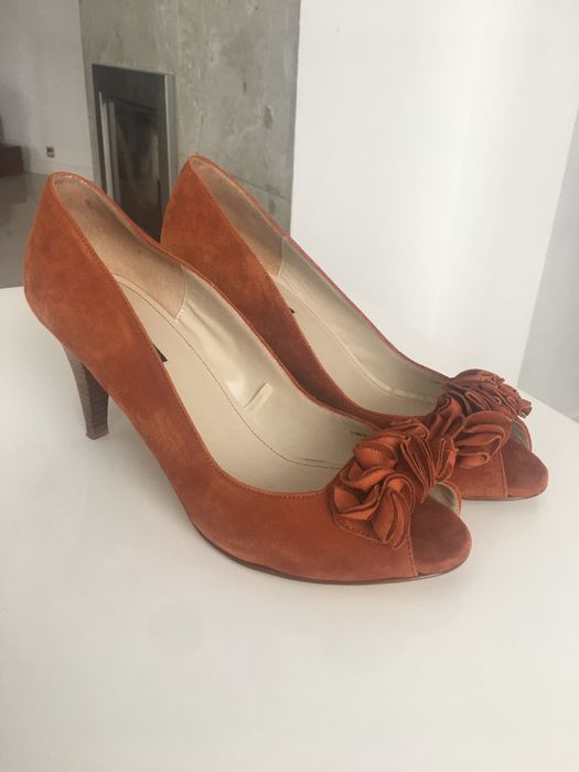 Buty szpilki w kolorze rdzawym