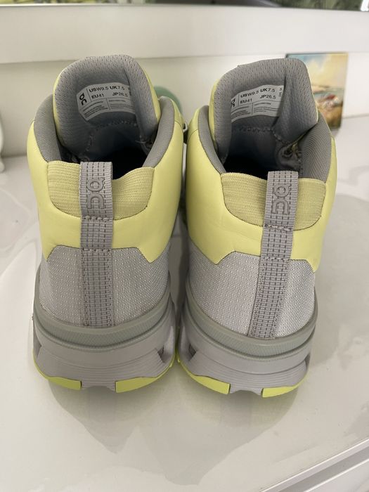 Зимові кросівки on cloudrock waterproof