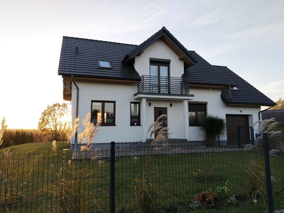 Dom 6 km od Bytowa na Kaszubach z miejscem na działalność gospodarczą