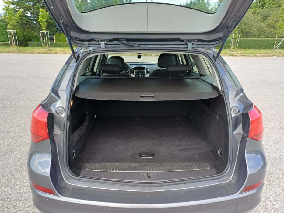Opel Astra J 1,6 Sports Tourer Kombi
