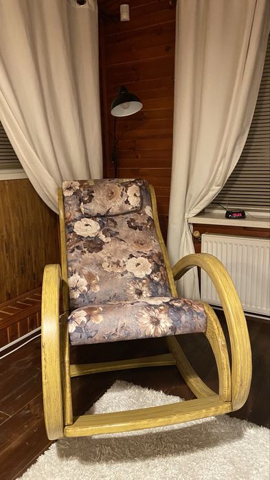 Крісло - качалка  з підголовником