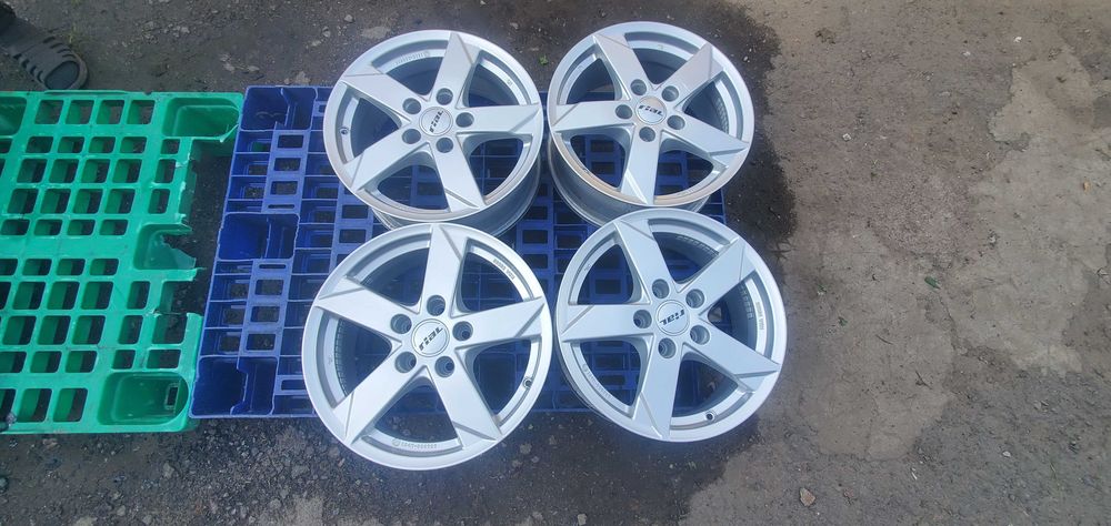 Диски 5 112 R16 Volkswagen VWAG 6,5J ET33, ET42, Rial Germany ЦО 57,1