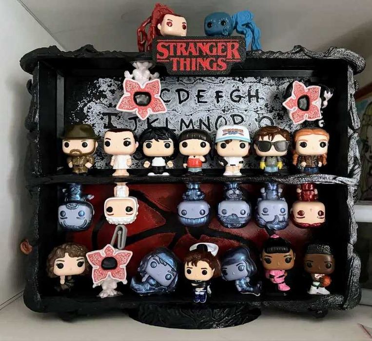 Поличка Stranger Things (Дивні дива) | 3D друк | підставка для фігурок Kinder Joy