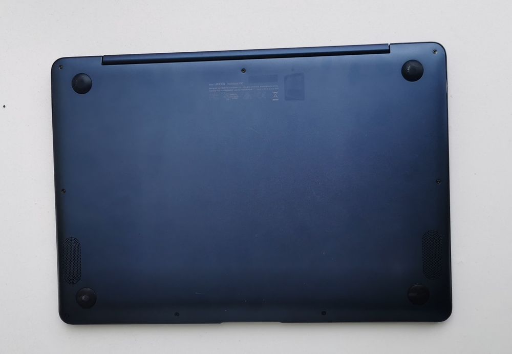 Portátil Asus Laptop UX430UA 8GB Ram , i5 8250 CPU intel, 256gb SSD