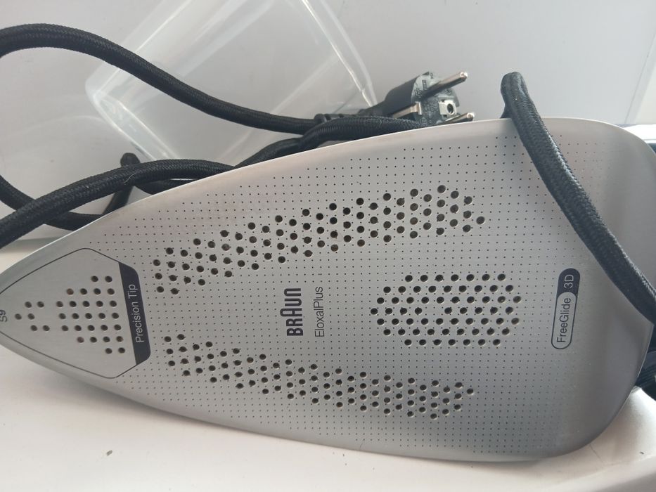 Парова праска  Braun TexStyle 9, модель SI 9682 DB.