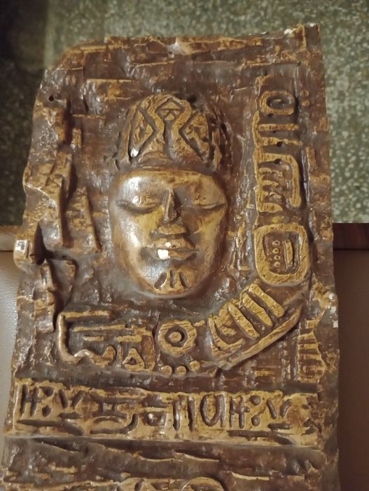 Płaskorzeźba gipsowa