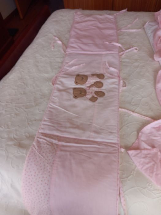 Colcha para cama bebé de grades