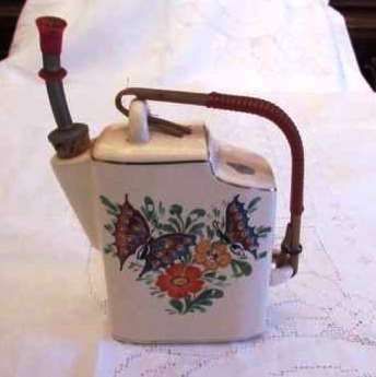 Galheteiro com borboletas de porcelana policromada