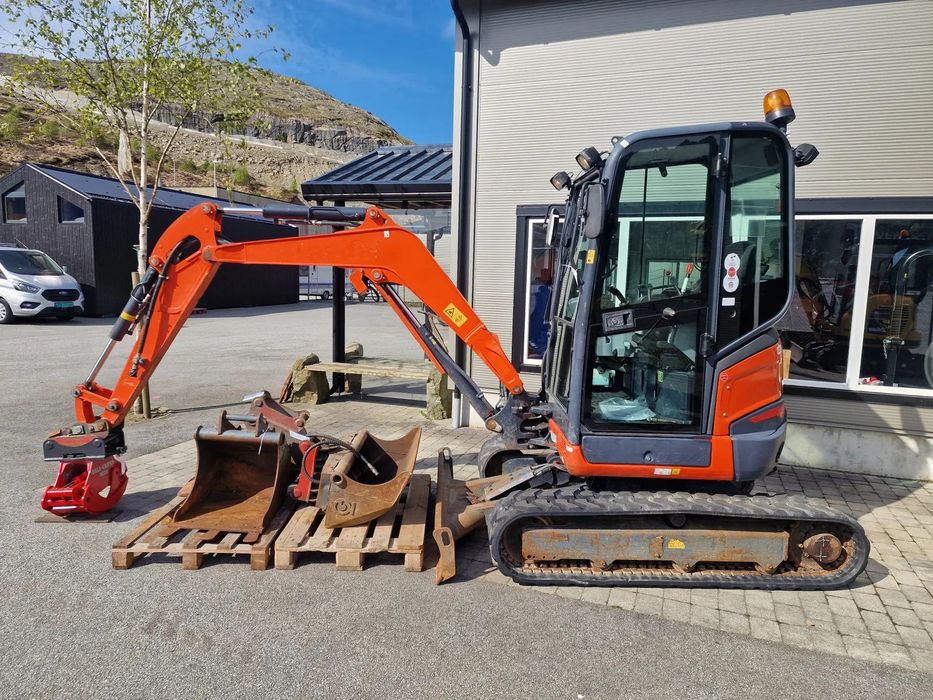 Kubota U27-4 „1500 godzin i dobrze wyposażony”