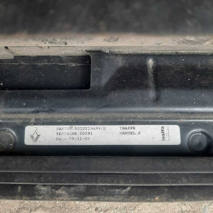 Люк ручний з вантажівки Рено преміум