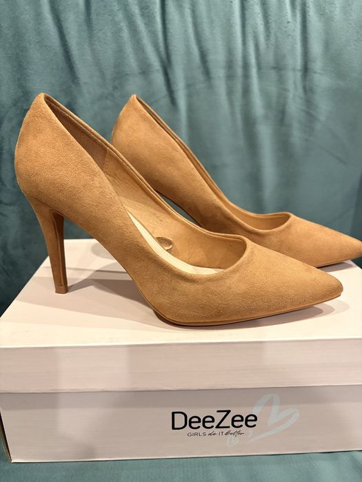 Szpilki deezee brazowe camelowe stan idealny