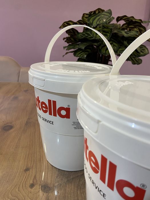 Vendo dois baldes de nutella 3kg cada
