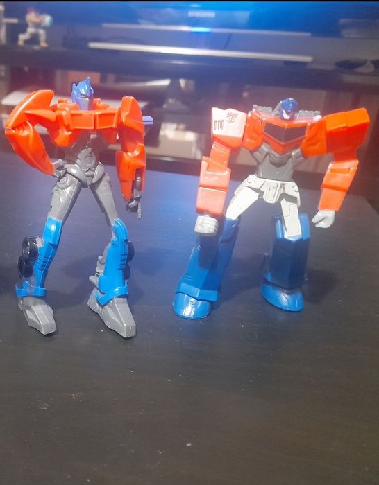 Bonecos Transformers