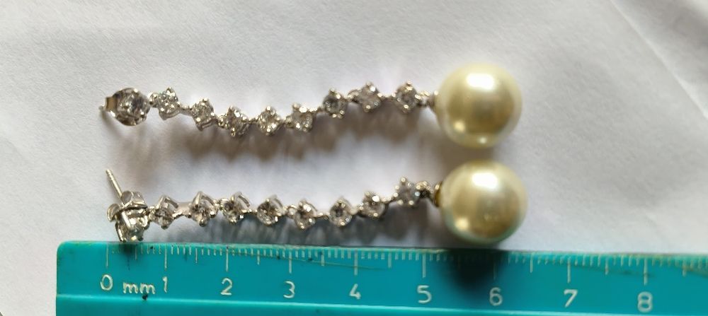 Brincos em prata com pedras