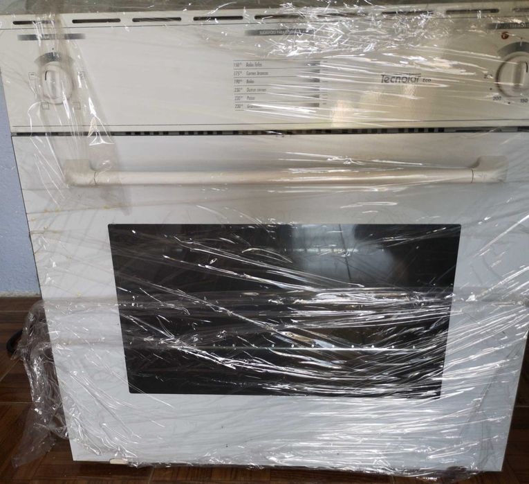 Forno de encastrar branco