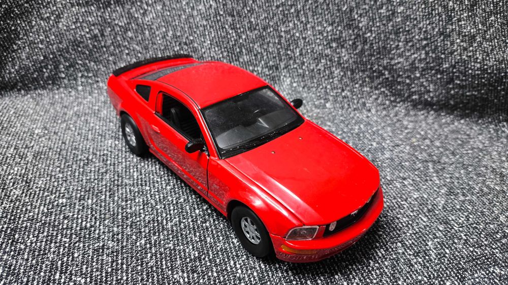 Модель Ford Mustang GT 2005 масштаб 1:24 Welly: 700 грн. - Машинки