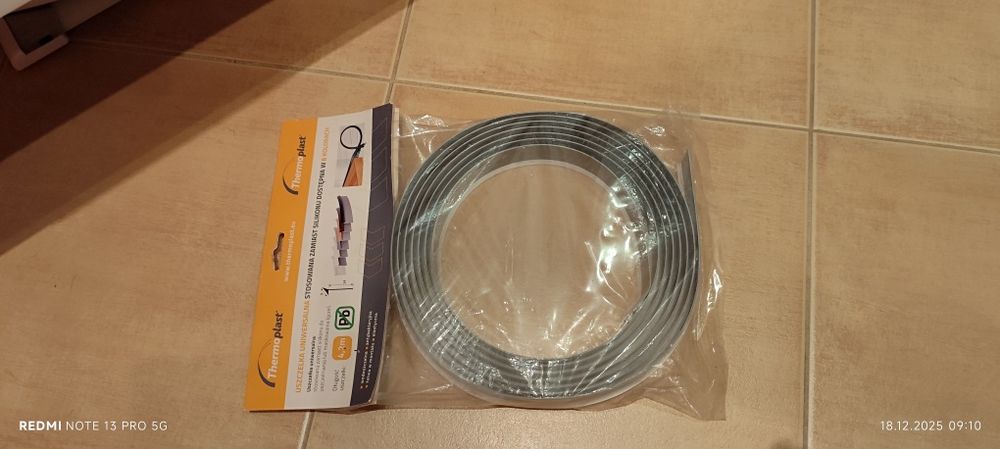 Uszczelka uniwersalna biała