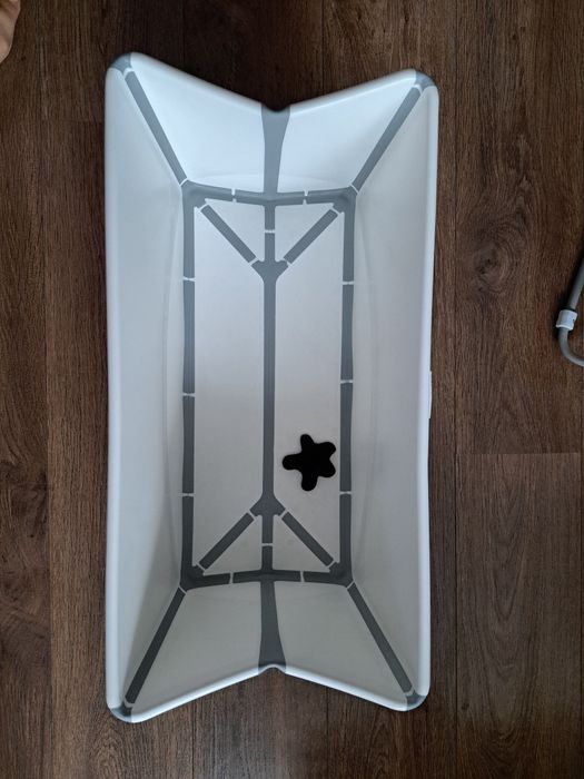 Wanieńka składana podróżna firmy Stokke