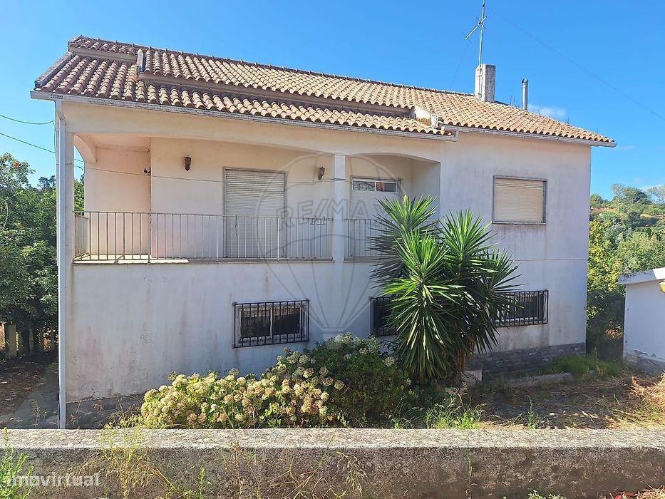Moradia T4 para venda