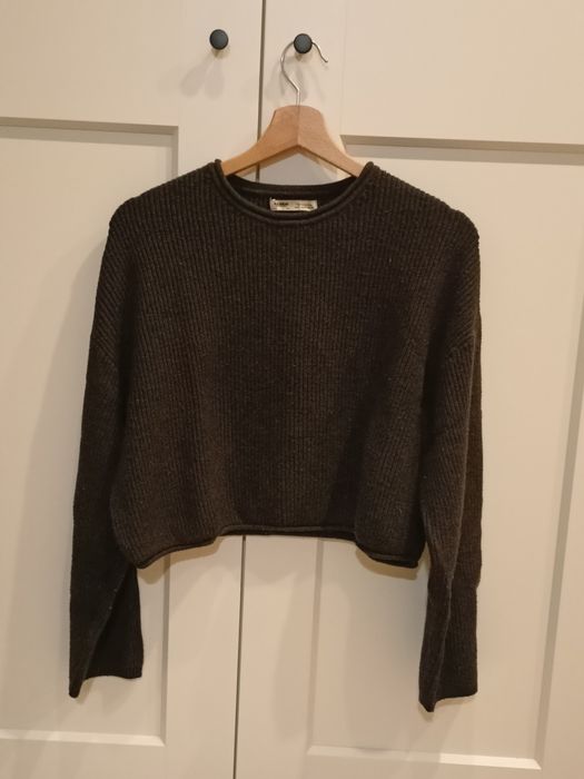 Krótki sweter Pull&Bear czarny, S