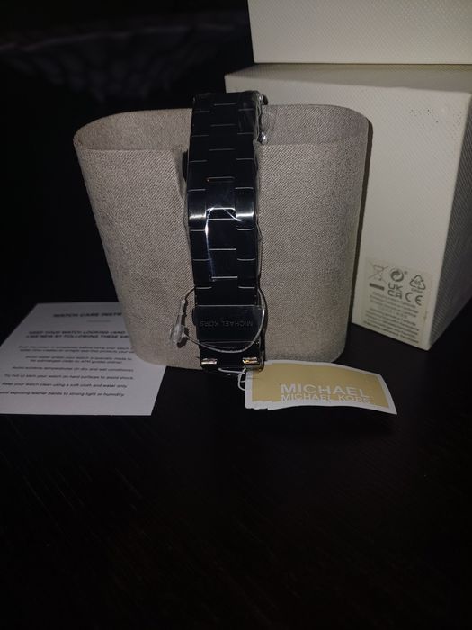 Michael Kors novo e original