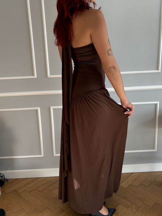 Brązowa sukienka maxi 38 m