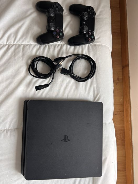 Playstasion 4 slim