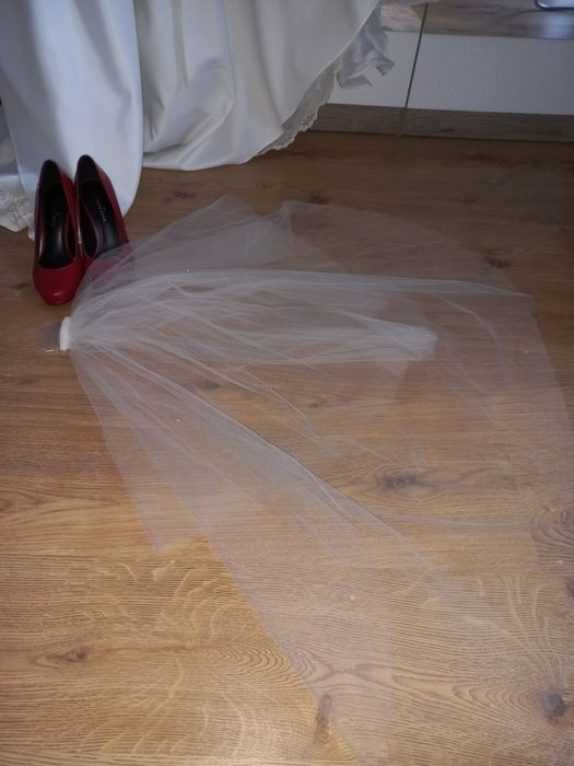 Suknia ślubna gratis welon